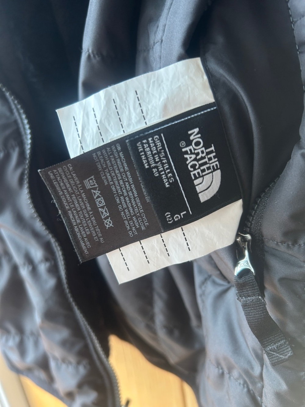 The North Face Kids Black Faux-Fur Lined Puffer Jacket reversible - Picture 3 of 4